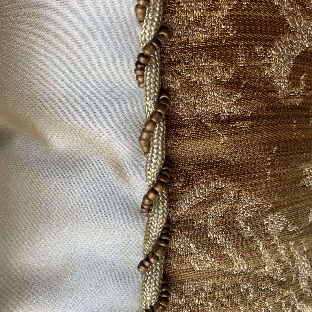 "Arazzo" Throw Pillow