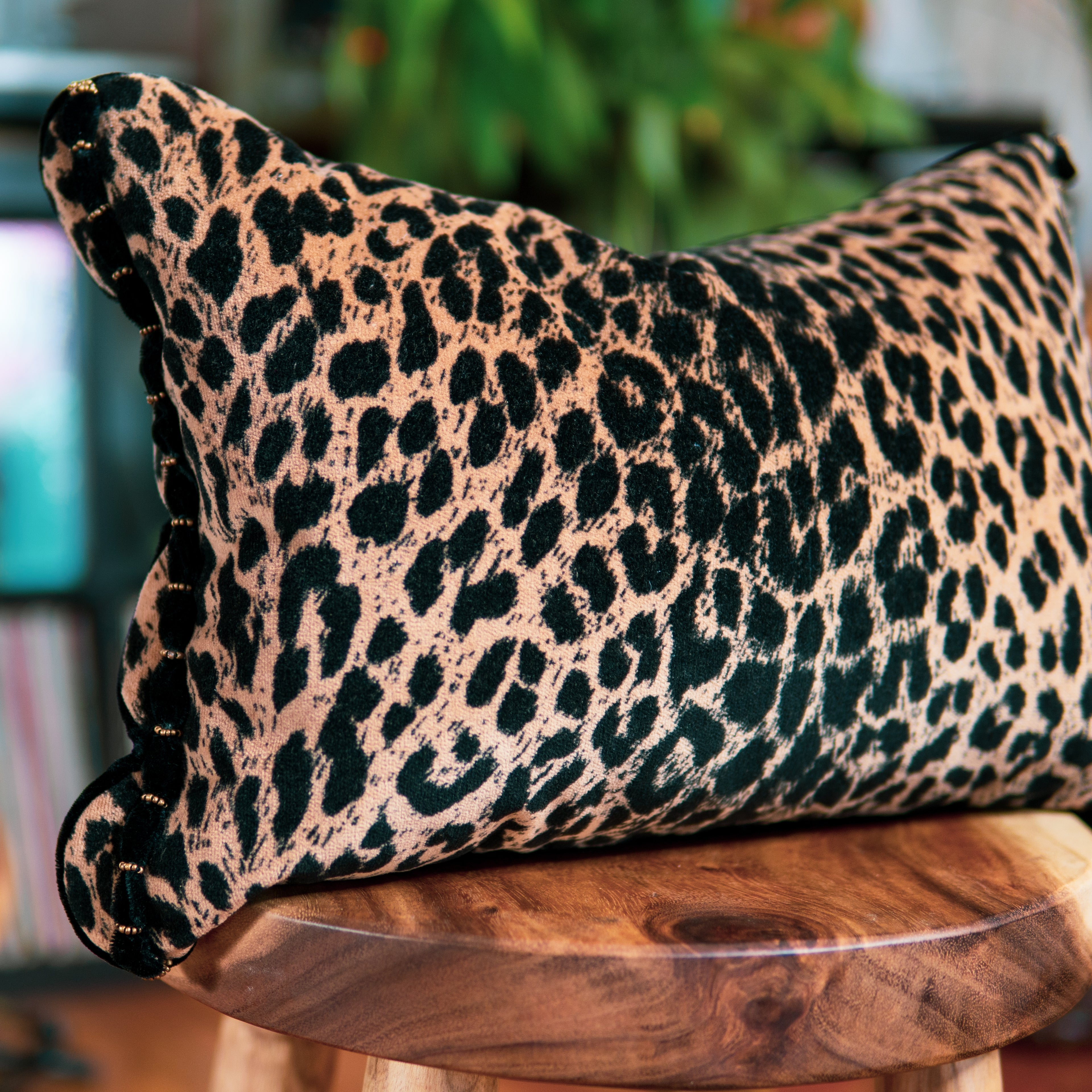 "Leopardo" Throw Pillow